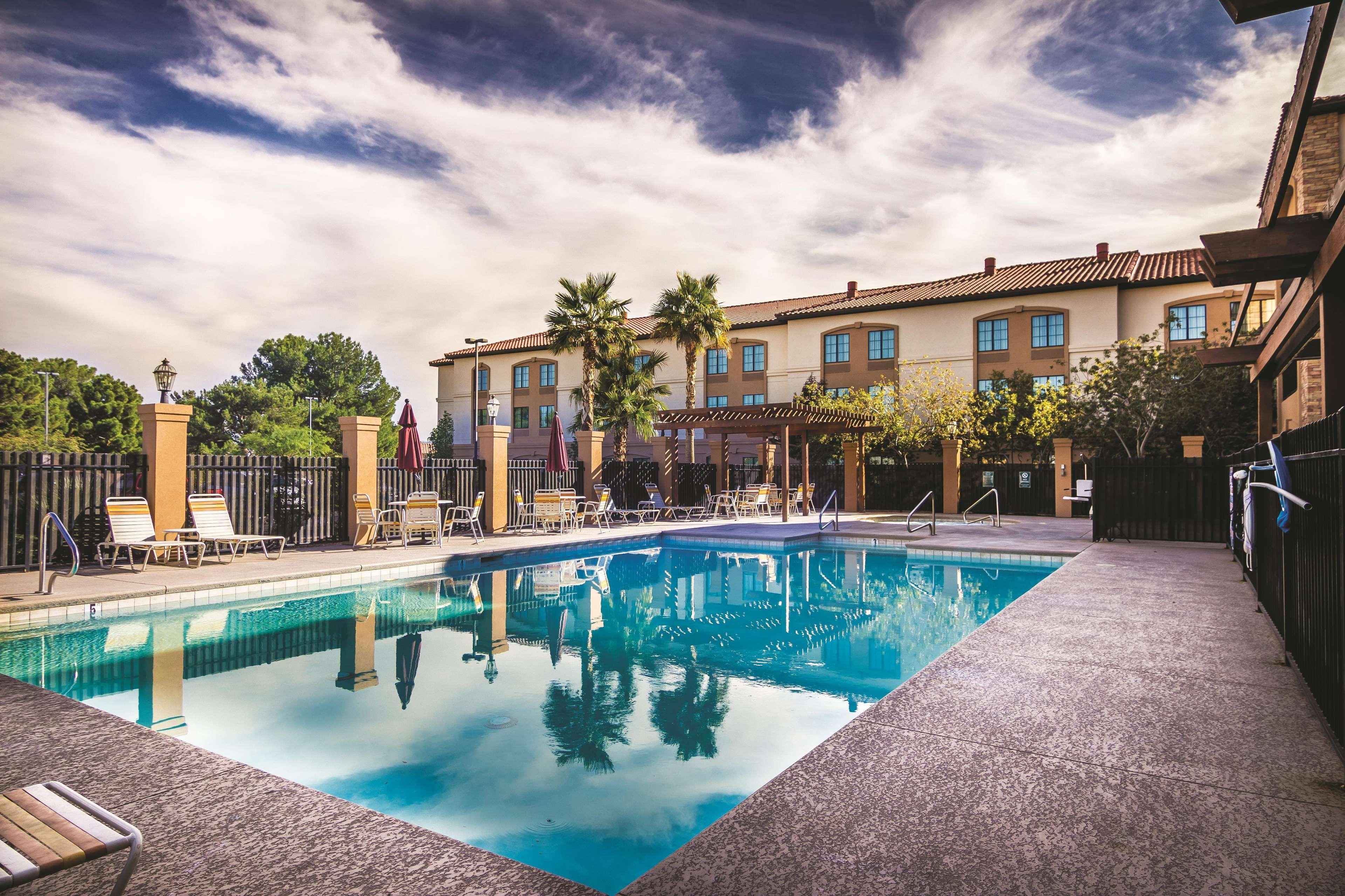La Quinta By Wyndham Las Vegas Airport South Екстериор снимка